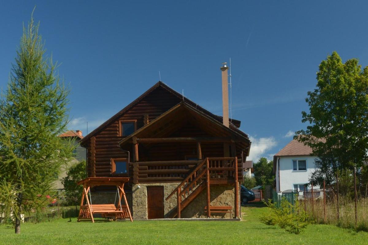 Trinity Log Cabin Wellness Resort Strba Bagian luar foto