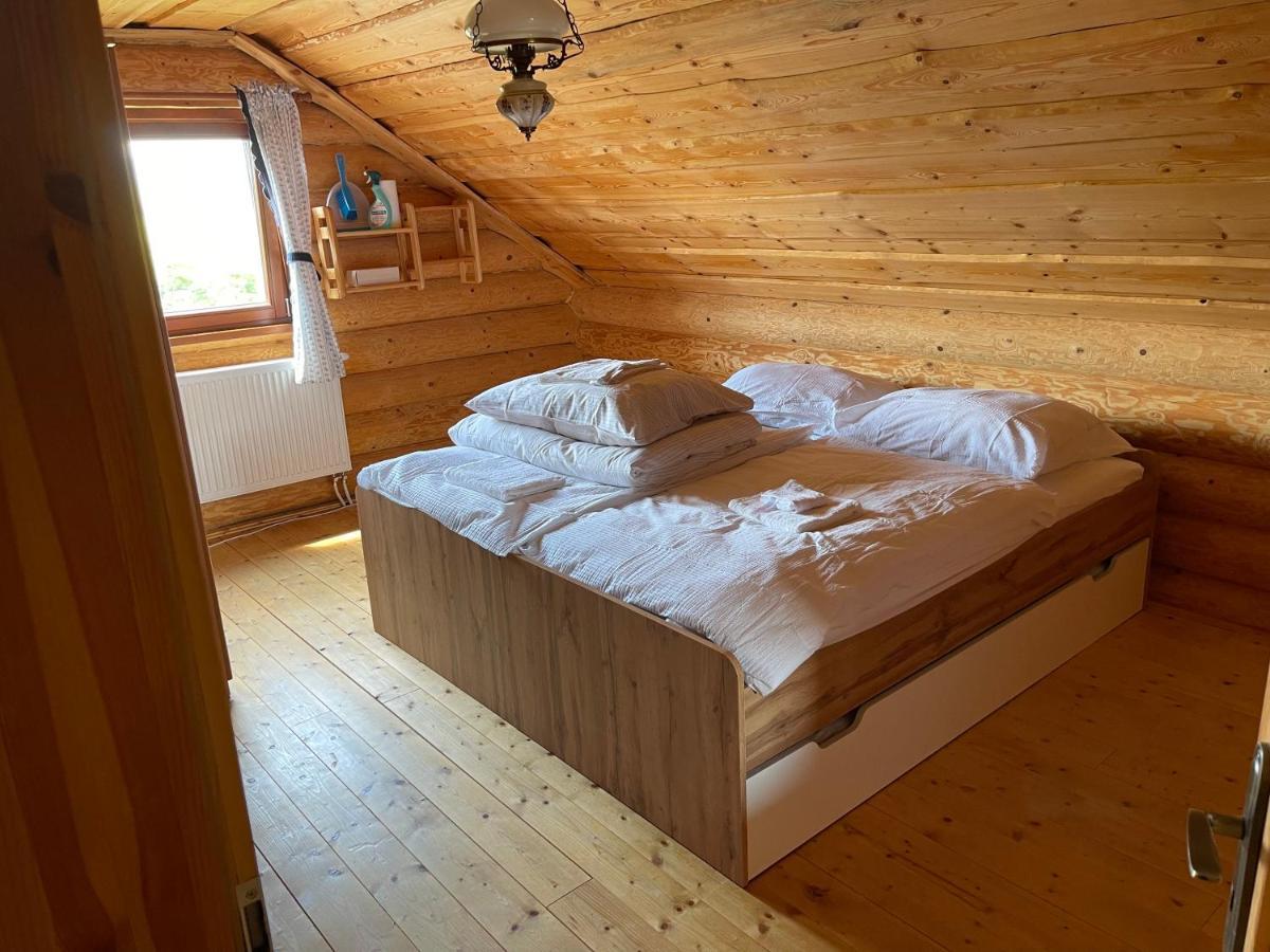 Trinity Log Cabin Wellness Resort Strba Bagian luar foto