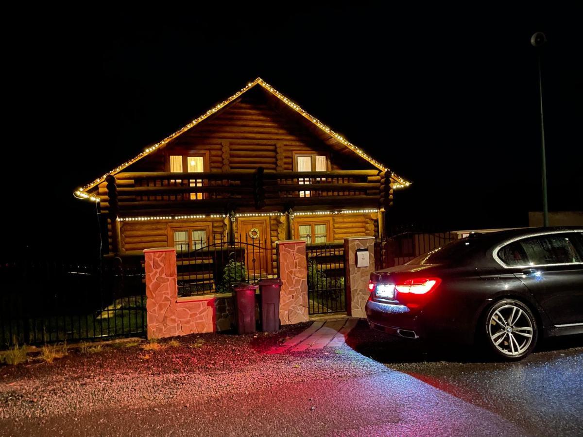 Trinity Log Cabin Wellness Resort Strba Bagian luar foto